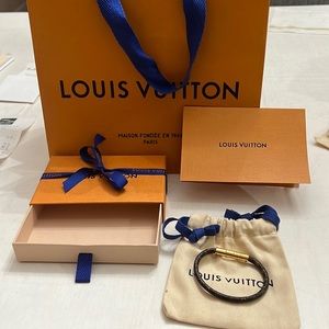 M6334E LV CONFIDENTIAL BRACELET like new